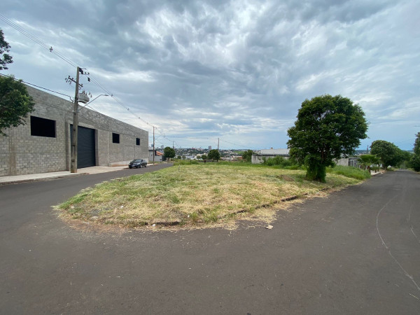 TERRENO ESQUINA EM UMUARAMA -PR.